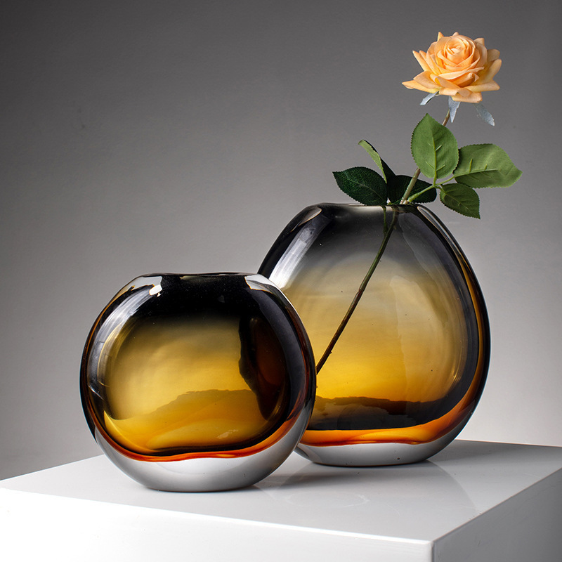 Home Decor Lighting Wholesale - ライトラグジュアリーな半透明ブラウンガラスの花瓶飾り、シンプルでフレッシュなホームデスクトップ装飾、手工芸品、花器、卸売