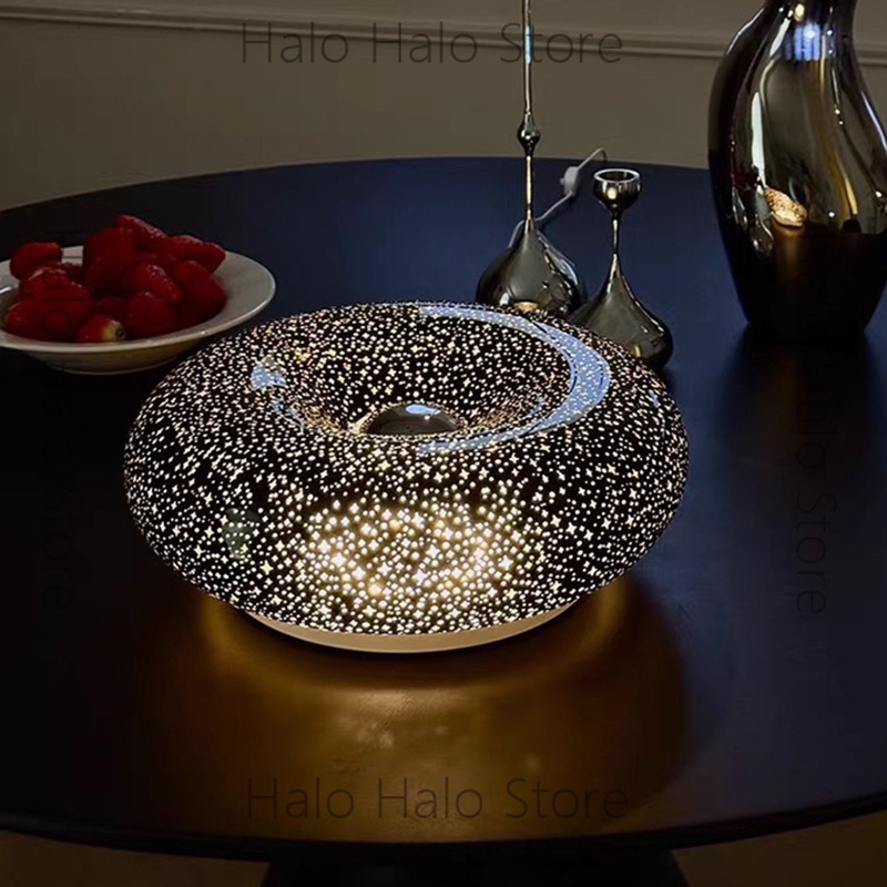 黒い星空の夜光オレンジドーナツデスクランプ、男の子と女の子向 - Orange Lighting Decor のレビューと価格